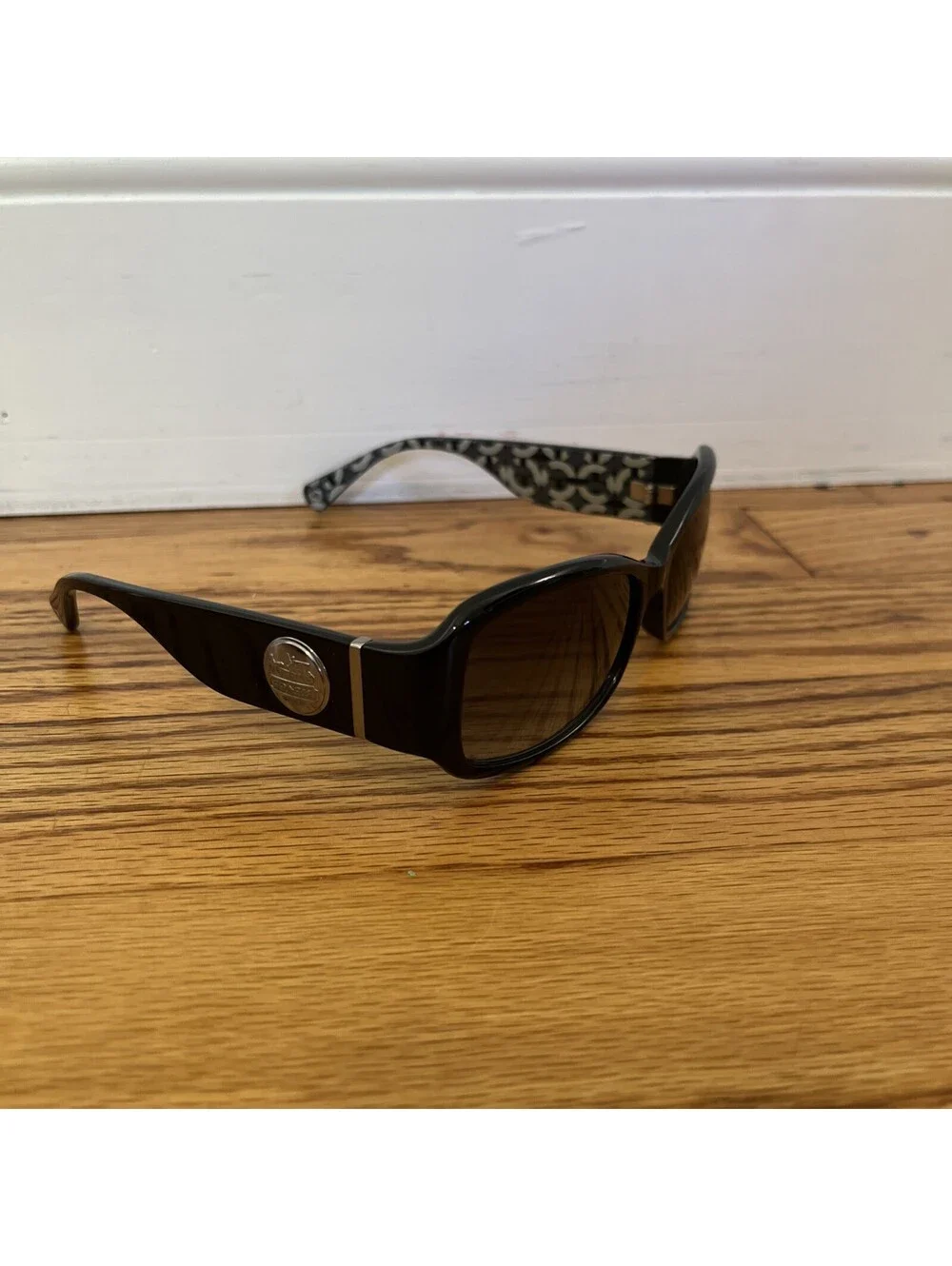 Coach S2009 Women's Rectangle Sunglasses Black Logo Frame Gray Gradient UV400
